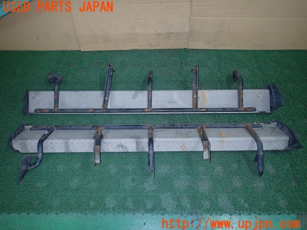 3UPJ=9230160025]ハイラックスサーフ(KZN130W)社外 サイドステップ 中古_4
