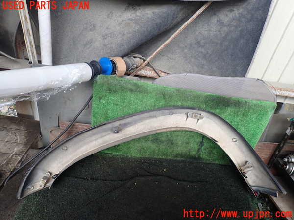 1UPJ-9230161440]ハイラックスサーフ N130系 4ドア(KZN130W)右前オーバーフェンダー 中古_2