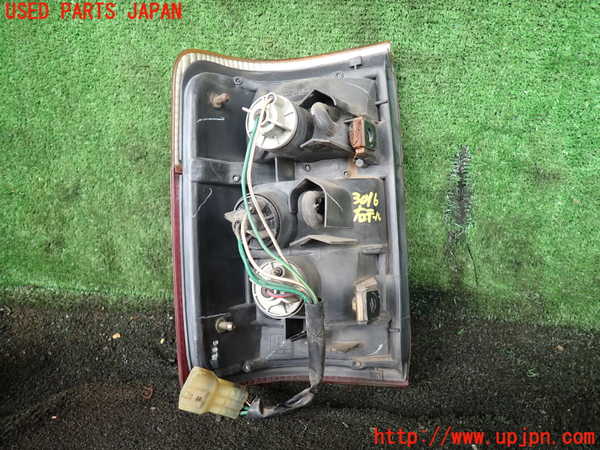 1UPJ-9230161530]ハイラックスサーフ N130系 4ドア(KZN130W)右テールランプ 中古_2