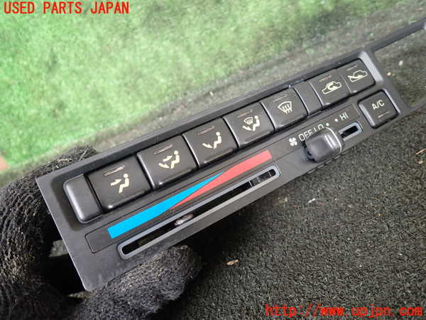 1UPJ-9230166066]ハイラックスサーフ N130系 4ドア(KZN130W)エアコンスイッチ1 中古_2