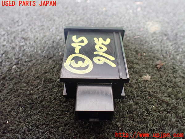 1UPJ-9230166308]ハイラックスサーフ N130系 4ドア(KZN130W)スイッチ3(ECT) 中古_2