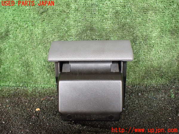 1UPJ-9230167821]ハイラックスサーフ N130系 4ドア(KZN130W)灰皿1 中古_2