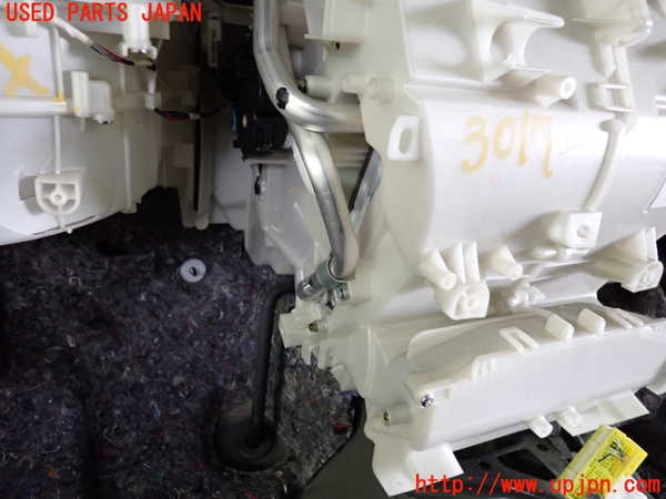 1UPJ-9230176081]エスティマ(ACR50W)エバポレーター1 (フロント)　中古_3