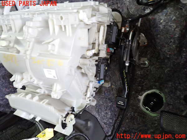 1UPJ-9230176081]エスティマ(ACR50W)エバポレーター1 (フロント)　中古_4