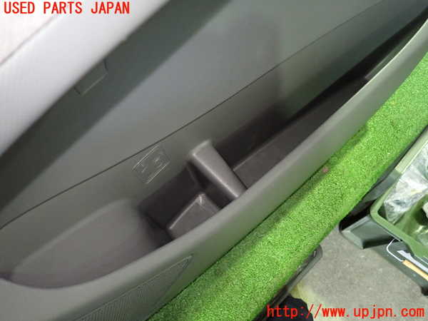 1UPJ-9230171234]エスティマ(ACR50W)右前ドア内張り 中古_3