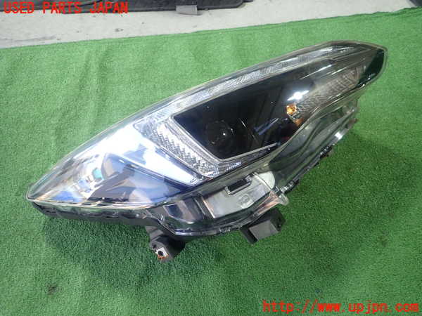 1UPJ-9230181130]スバル・XV(GT7)右ヘッドライト LED 中古_2
