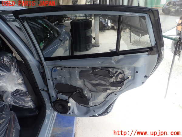 1UPJ-9230181290]スバル・XV(GT7)右後ドア AGC M2L3 中古_3