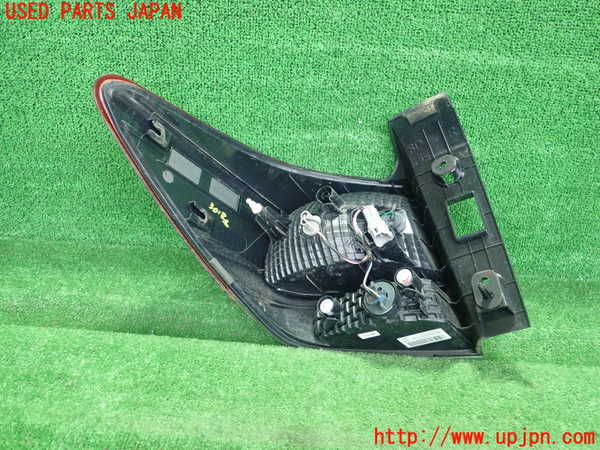 1UPJ-9230181530]スバル・XV(GT7)右テールランプ 中古_3