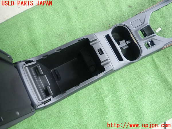 1UPJ-9230187540]スバル・XV(GT7)センターコンソール 中古_3