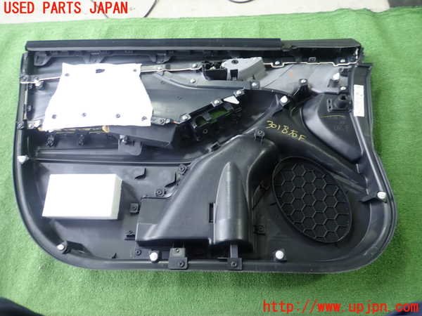 1UPJ-9230181234]スバル・XV(GT7)右前ドア内張り 中古_3