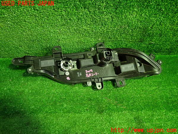 1UPJ-9230191156]ハリアー ハイブリッド(AXUH80)左リアコーナーランプ 中古_2
