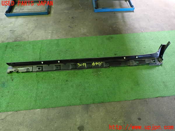 1UPJ-9230191390]ハリアー ハイブリッド(AXUH80)右サイドステップ 中古_5