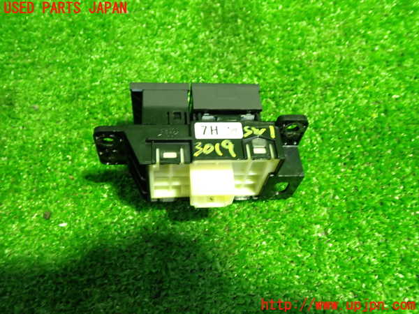 1UPJ-9230196306]ハリアー ハイブリッド(AXUH80)スイッチ1 (電動パーキング) 中古_3