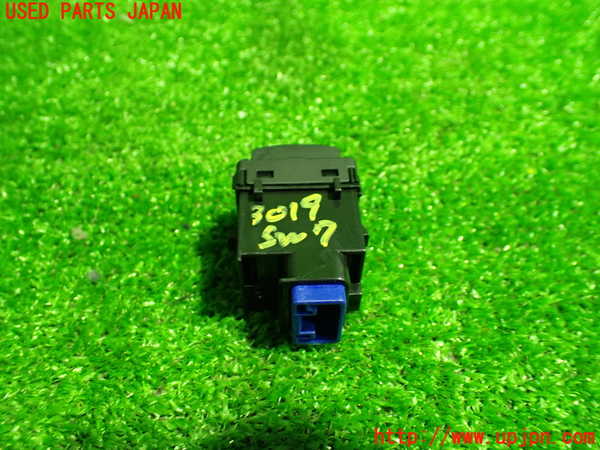 1UPJ-9230196312]ハリアー ハイブリッド(AXUH80)スイッチ7 (ヘッドランプレベリング) 中古_3