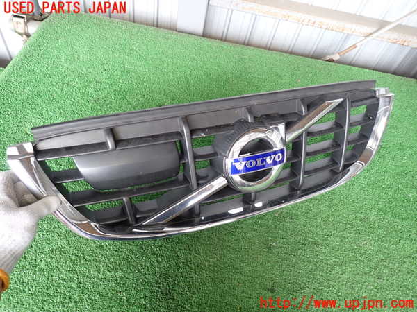 2UPJ-9230201050]ボルボ・XC60(DB4204TXC)ラジエターグリル 中古_2