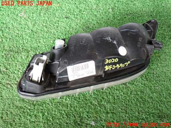 2UPJ-9230201152]ボルボ・XC60(DB4204TXC)左コーナーランプ 中古_3