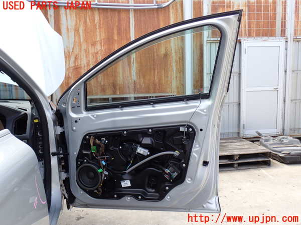 2UPJ-9230201230]ボルボ・XC60(DB4204TXC)右前ドア (43R-001106) 中古_5