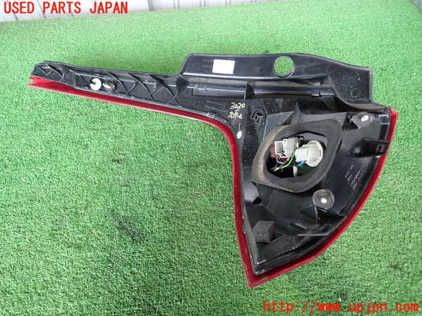 2UPJ-9230201530]ボルボ・XC60(DB4204TXC)右テールランプ 中古_4
