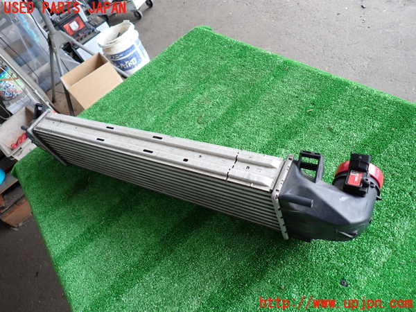2UPJ-9230202451]ボルボ・XC60(DB4204TXC)インタークーラー1 中古_2