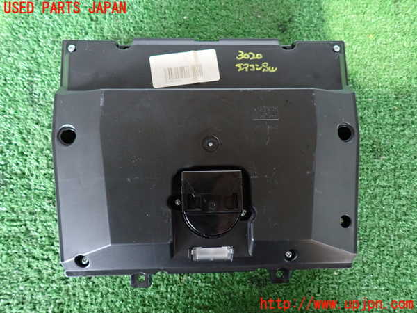 2UPJ-9230206066]ボルボ・XC60(DB4204TXC)エアコンスイッチ1 中古_2