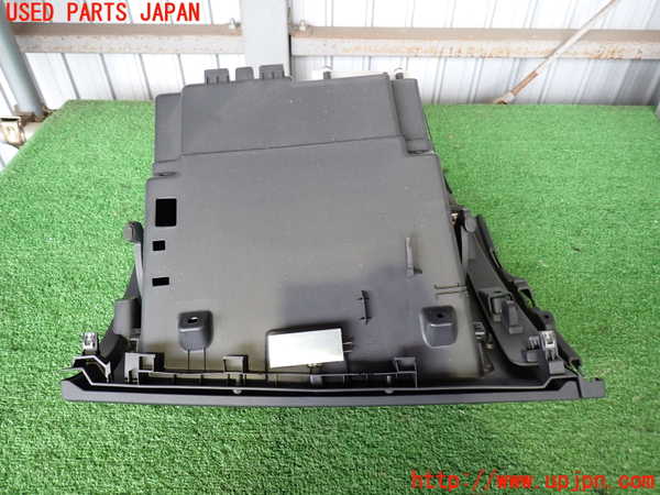 2UPJ-9230207516]ボルボ・XC60(DB4204TXC)グローブボックス1 中古_3