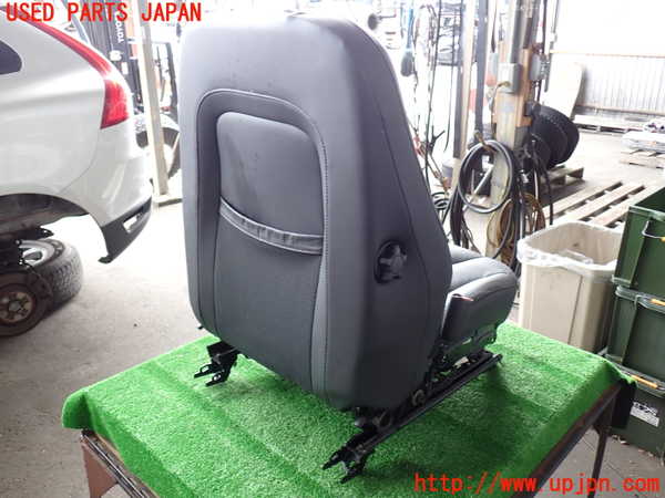 2UPJ-9230207065]ボルボ・XC60(DB4204TXC)助手席シート 中古_3