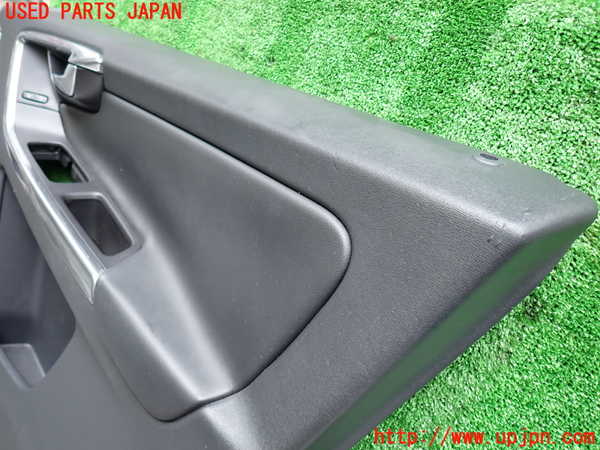 2UPJ-9230201234]ボルボ・XC60(DB4204TXC)右前ドア内張り 中古_3