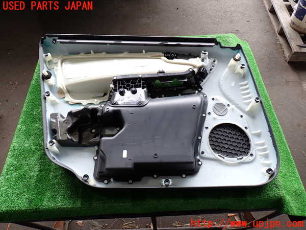 2UPJ-9230201234]ボルボ・XC60(DB4204TXC)右前ドア内張り 中古_5