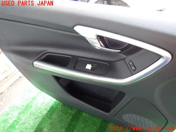 2UPJ-9230201264]ボルボ・XC60(DB4204TXC)左前ドア内張り 中古_3