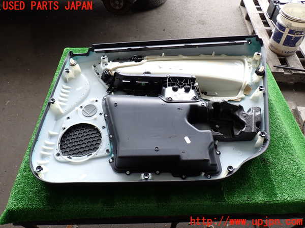 2UPJ-9230201264]ボルボ・XC60(DB4204TXC)左前ドア内張り 中古_4