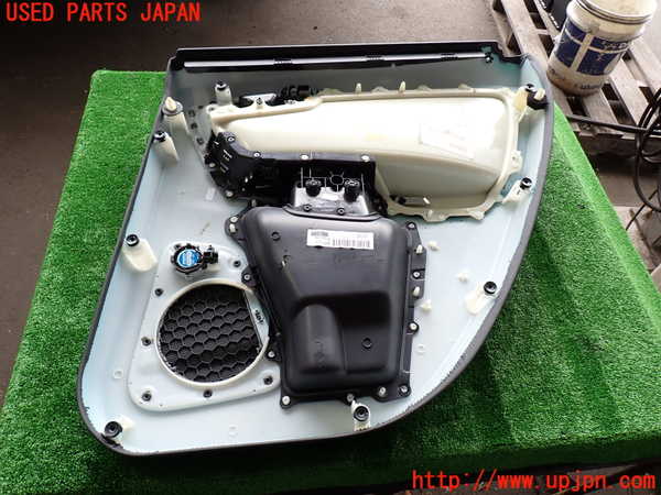 2UPJ-9230201324]ボルボ・XC60(DB4204TXC)左後ドア内張り 中古_4