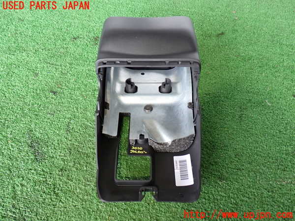 2UPJ-9230207905]ボルボ・XC60(DB4204TXC)コラムカバー 中古_3