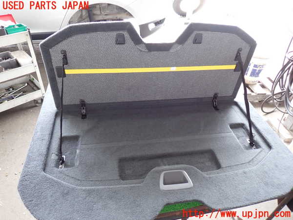 2UPJ-9230207771]ボルボ・XC60(DB4204TXC)ラゲッジトレイ1 中古_2