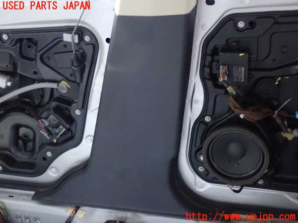 2UPJ-9230207665]ボルボ・XC60(DB4204TXC)右センターピラートリム 中古_3
