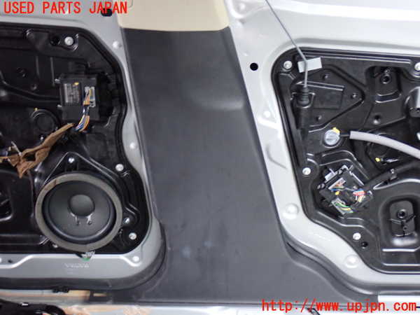 2UPJ-9230207670]ボルボ・XC60(DB4204TXC)左センターピラートリム 中古_3