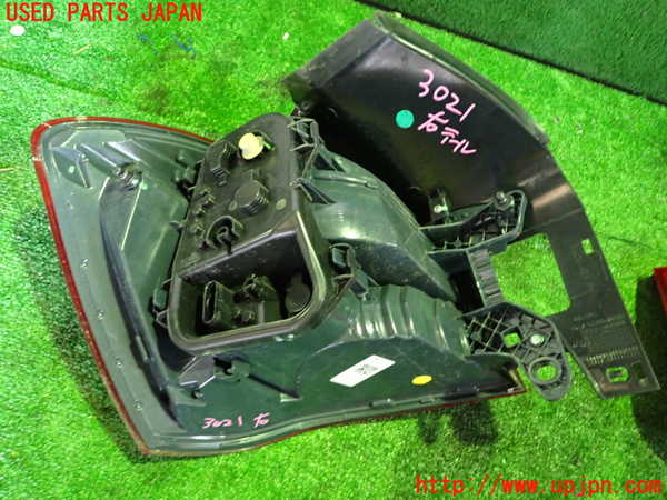 1UPJ-9230211530]BMW 118i F20(1R15)右テールランプ 中古_4