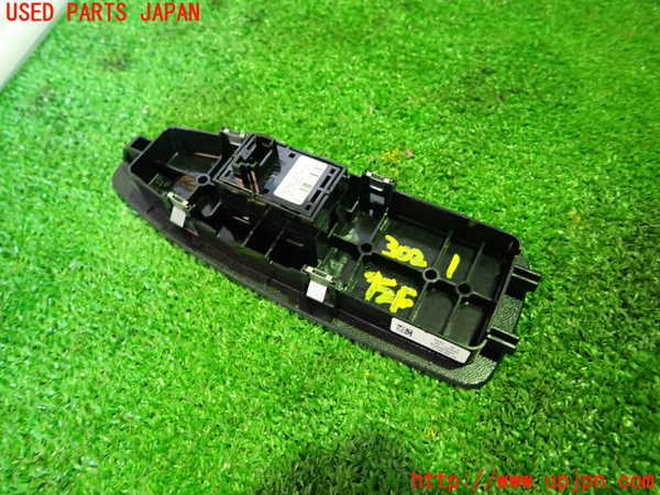 1UPJ-9230216245]BMW 118i F20(1R15)左前パワーウィンドウスイッチ 中古_2