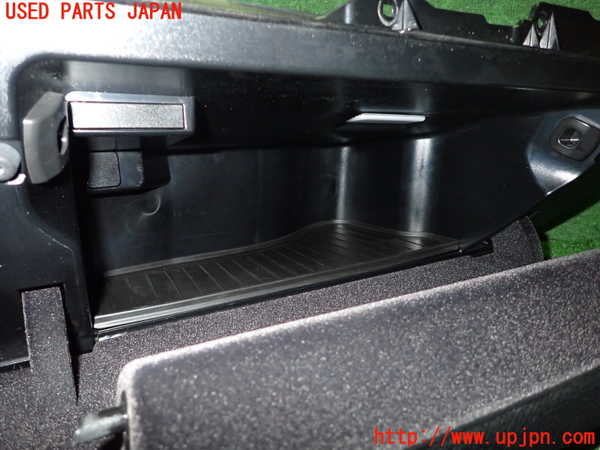 1UPJ-9230217516]BMW 118i F20(1R15)グローブボックス1 中古_4