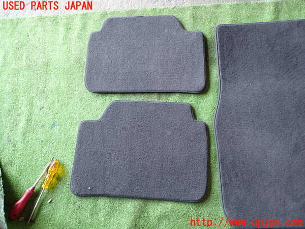 1UPJ-9230217800]BMW 118i F20(1R15)フロアマット 中古_4