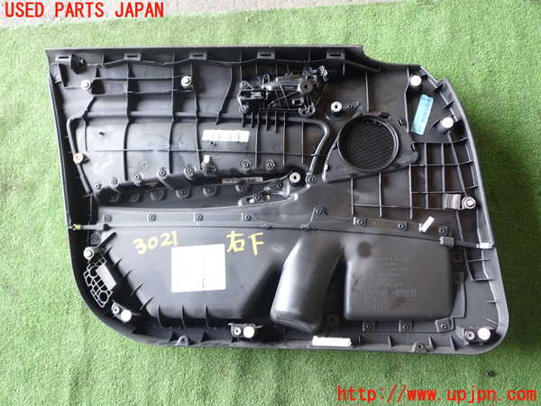 1UPJ-9230211234]BMW 118i F20(1R15)右前ドア内張り 中古_4