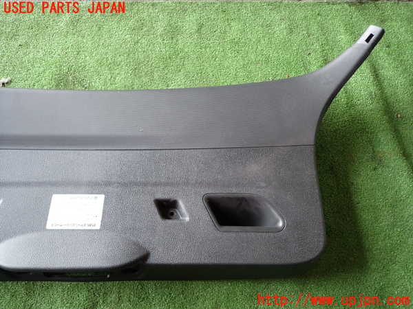 1UPJ-9230211578]BMW 118i F20(1R15)バックドア内張り 中古_2