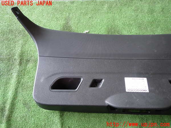 1UPJ-9230211578]BMW 118i F20(1R15)バックドア内張り 中古_3