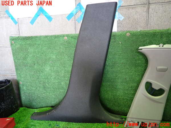 1UPJ-9230217665]BMW 118i F20(1R15)右センターピラートリム 中古_3