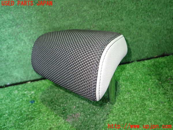 1UPJ-9230217130]BMW 118i F20(1R15)真中2列目ヘッドレスト 中古_2