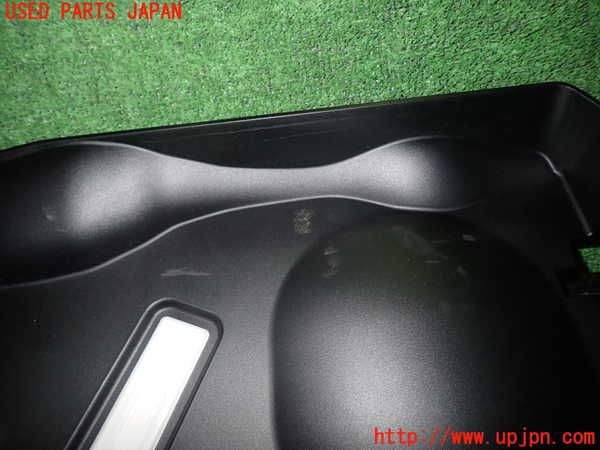 1UPJ-9230217692]BMW 118i F20(1R15)内装トリム類2 中古_2