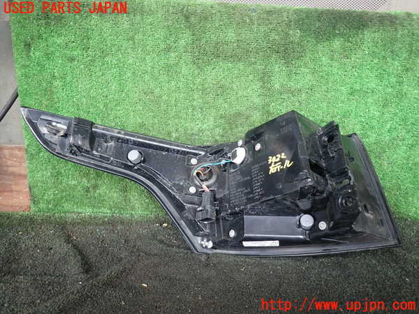 1UPJ-9230221530]ランドローバー・レンジローバー スポーツ(LW3KB)右テールランプ 中古_2