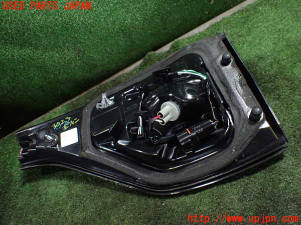 1UPJ-9230231552]エスティマ(ACR50W)左リアフィニッシャー 中古_3