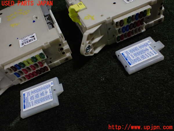 1UPJ-9230236741]エスティマ(ACR50W)ヒューズボックス1 中古_2
