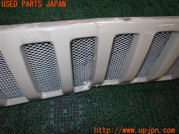 3UPJ=9230240047]ジムニーシエラ(JB32W 2型)社外 フロントグリル 中古_4