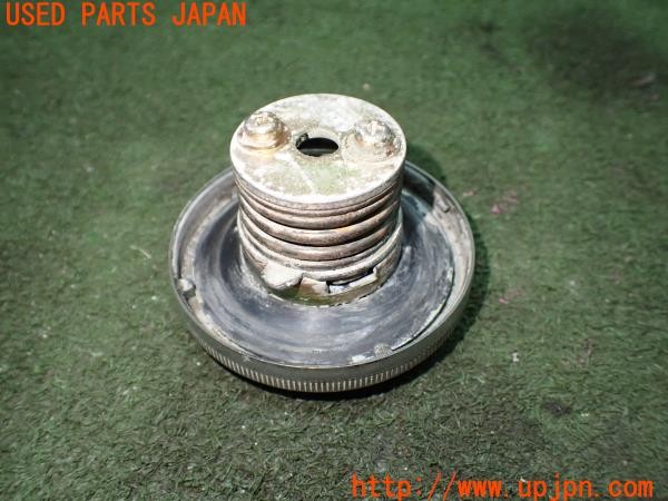 3UPJ=9230240120]ジムニーシエラ(JB32W 2型)純正 燃料キャップ フューエルキャップ  中古_4